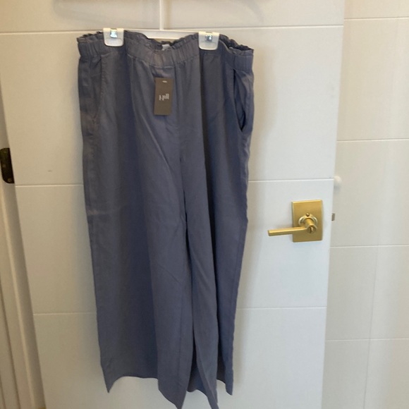 NWT J Jill tencel cropped pants. Color is a medium gray/blue. Size medium - Picture 1 of 2